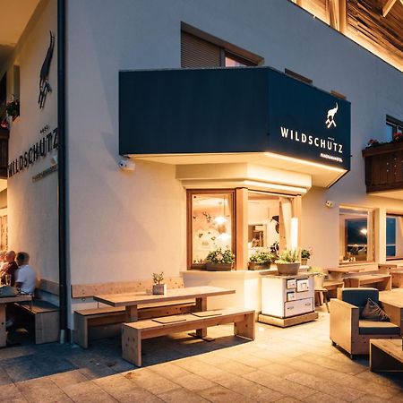 Hotel Wildschuetz San Leonardo in Passiria Exterior photo