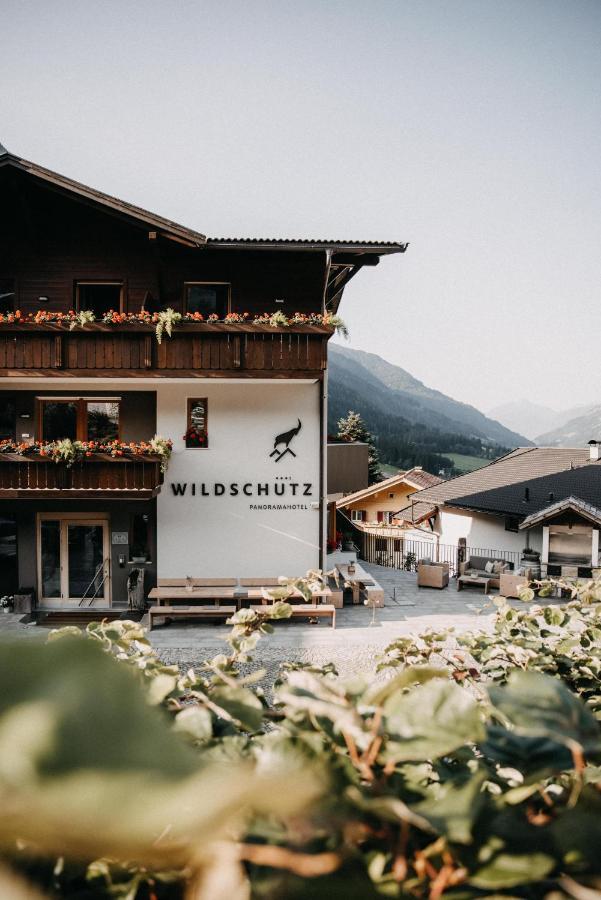 Hotel Wildschuetz San Leonardo in Passiria Exterior photo